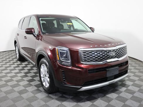 Used 2020 Kia Telluride LX FWD image 3