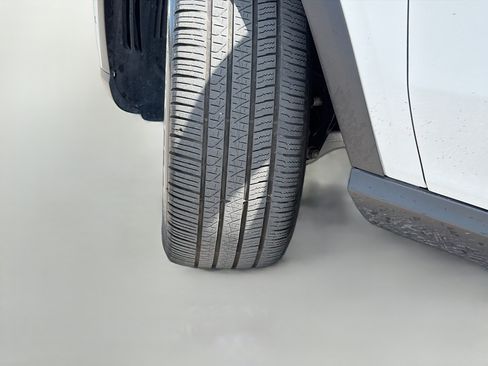 Used 2024 Mercedes-Benz GLE 450 4MATIC image 43