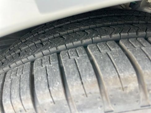 Used 2025 BMW 740i xDrive AWD/4WD image 30