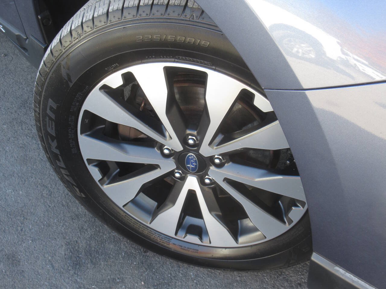Used 2017 Subaru Outback 2.5i Limited AWD/4WD image 4