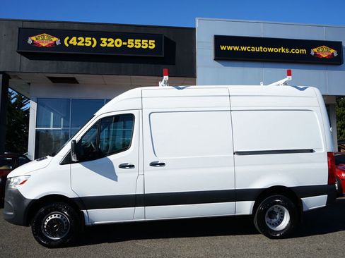 Used 2019 Mercedes-Benz Sprinter 144 image 2