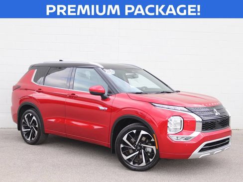Used 2025 Mitsubishi Outlander 4WD Plug-In Hybrid image 1