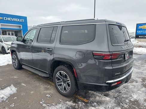 Used 2022 Jeep Wagoneer Series III w/ Flexible Seating Group image 19