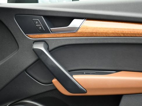 Certified 2023 Audi Q5 2.0T Premium w/ Convenience Package image 45