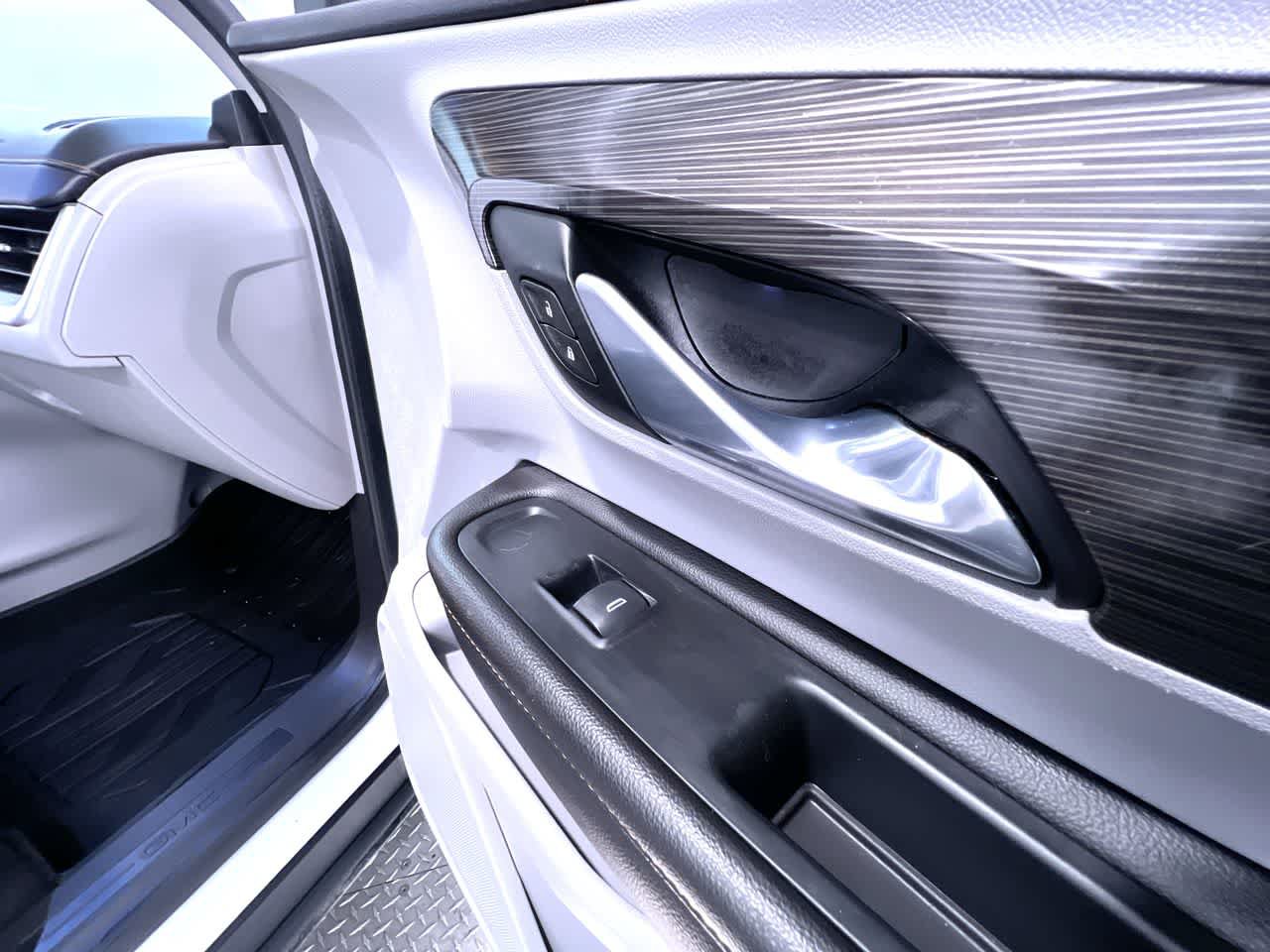 Used 2021 GMC Terrain SLT w/ LPO, Floor Liner Package FWD image 37