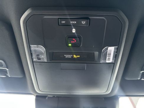 Certified 2025 Toyota Tacoma TRD Off-Road AWD/4WD image 35