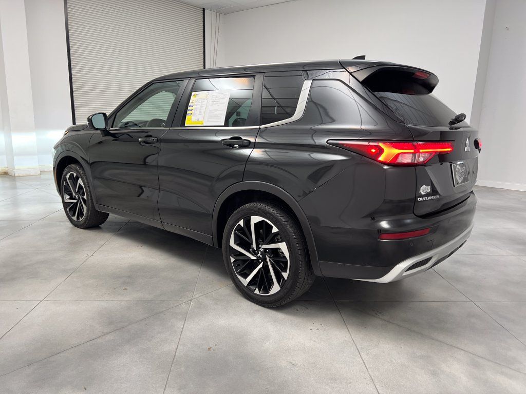Used 2022 Mitsubishi Outlander SE FWD image 6