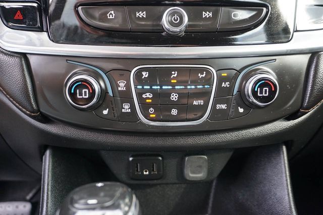Used 2020 Chevrolet Traverse LT w/ Driver Confidence II Package AWD/4WD image 23