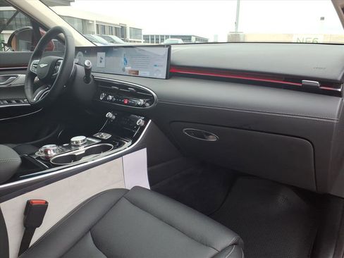 Certified 2026 Genesis GV70 2.5T image 10