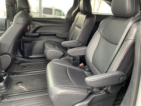 Used 2025 Toyota Sienna XSE image 15