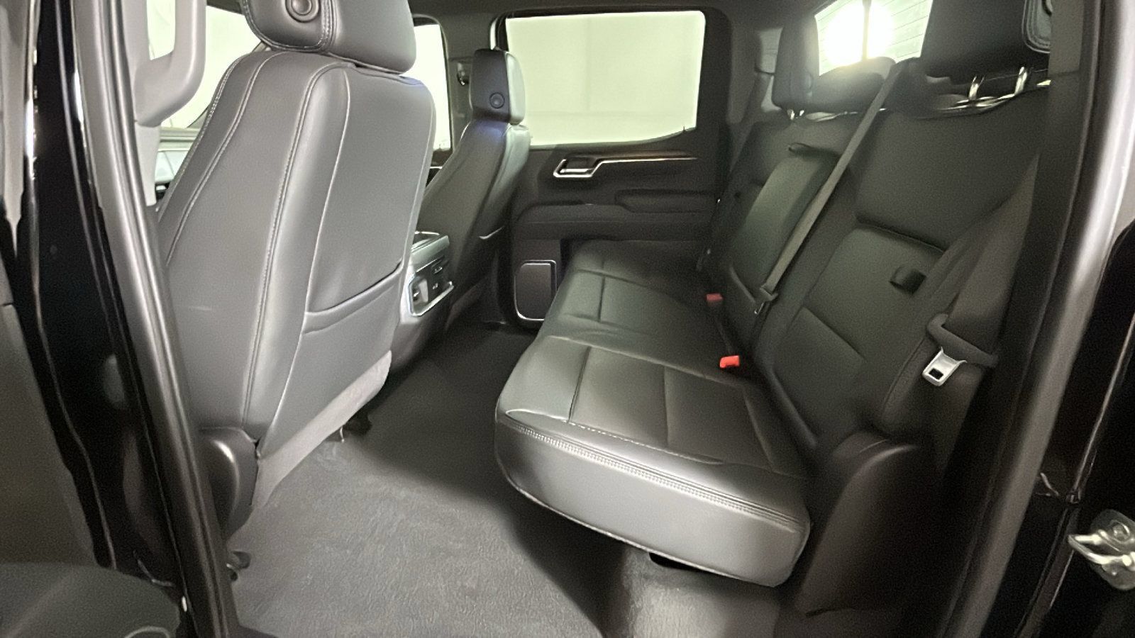 Used 2025 GMC Sierra 1500 Denali AWD/4WD image 31