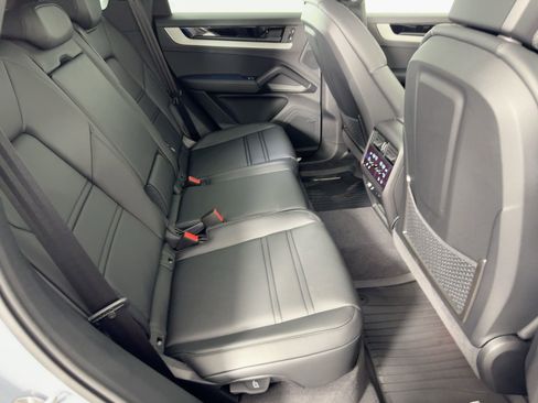 Certified 2026 Porsche Cayenne image 29
