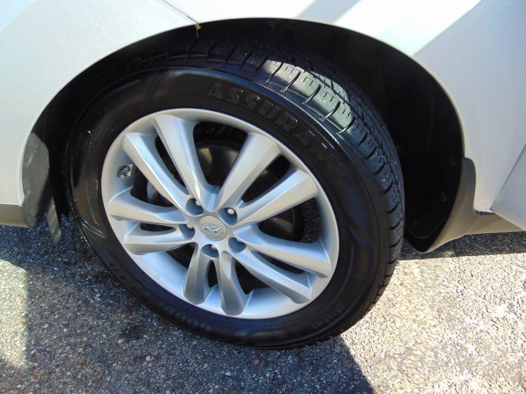 Used 2013 Hyundai Tucson Limited AWD/4WD image 26