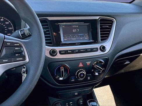 Used 2018 Hyundai Accent SE FWD image 9