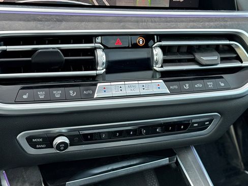 Used 2022 BMW X5 xDrive40i w/ Parking Assistance Package image 20