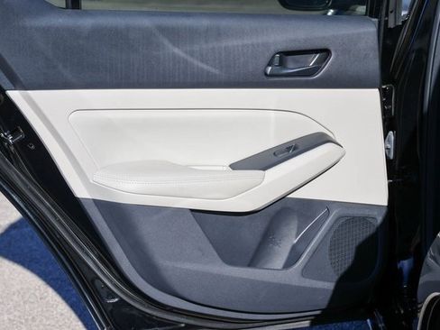 Used 2025 Nissan Altima 2.5 SV image 11