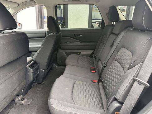 Used 2022 Nissan Pathfinder S AWD/4WD image 15