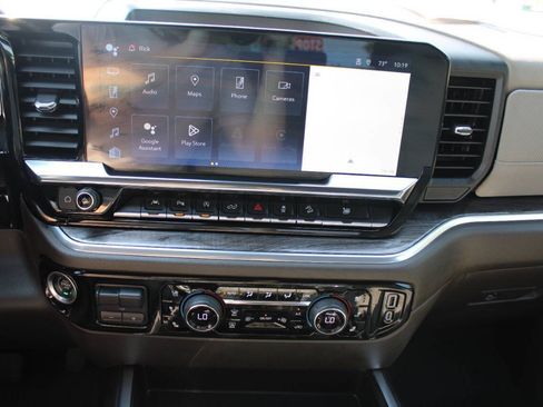 Used 2024 Chevrolet Silverado 1500 LTZ AWD/4WD image 13
