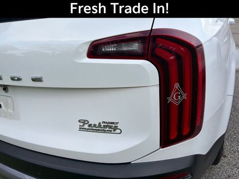 Used 2022 Kia Telluride EX w/ EX Premium Package FWD image 10