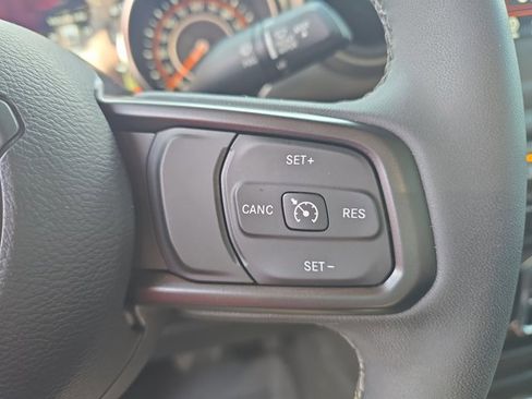 Used 2023 Jeep Gladiator Sport image 19