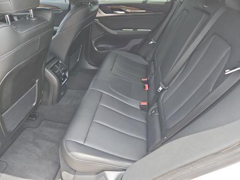 Used 2024 BMW X4 xDrive30i w/ Parking Assistance Package AWD/4WD image 18