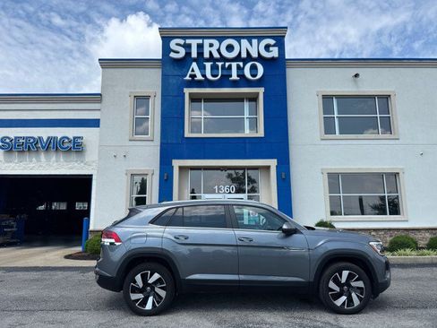 Used 2025 Volkswagen Atlas Cross Sport SE FWD image 16