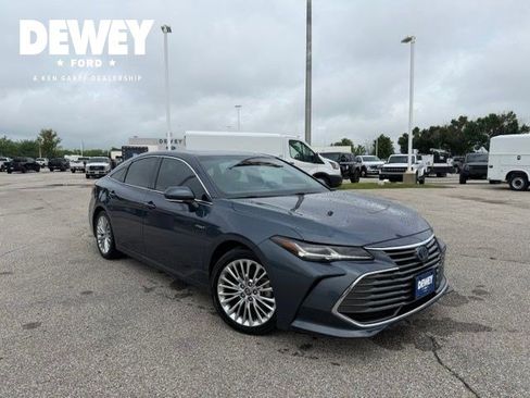 Used 2020 Toyota Avalon Limited w/ Advanced Safety Package FWD image 1