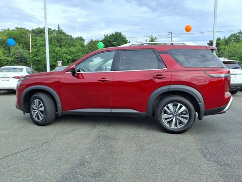 Certified 2024 Nissan Pathfinder SL AWD/4WD image 8