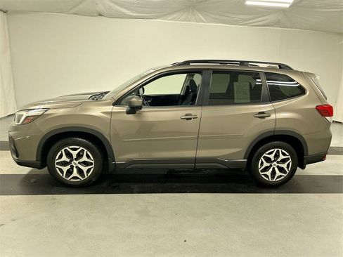 Used 2020 Subaru Forester Premium image 6
