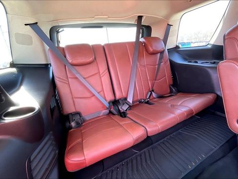 Used 2020 Cadillac Escalade Premium Luxury image 30