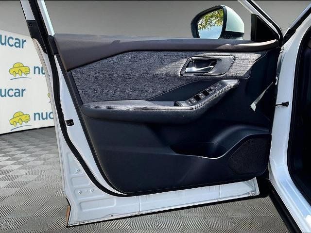 Certified 2023 Nissan Rogue SV AWD/4WD image 9