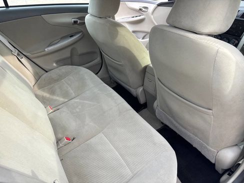 Used 2010 Toyota Corolla image 12