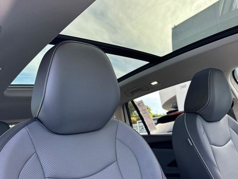 New 2026 Volkswagen Tiguan SE image 16