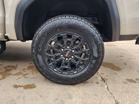 New 2026 GMC Canyon Elevation w/ Convenience Package image 51