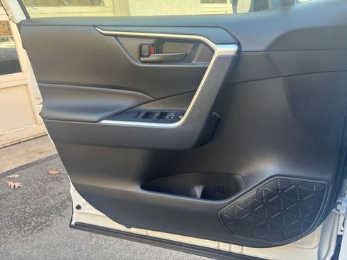 Used 2025 Toyota RAV4 LE image 20