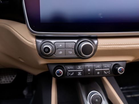 Used 2019 Ferrari Portofino Base image 43