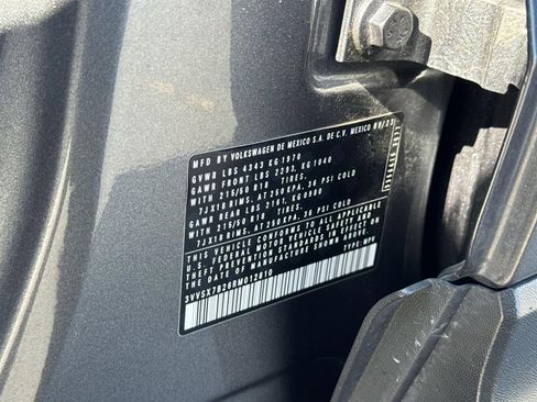 Used 2024 Volkswagen Taos SE image 7