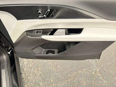 Used 2024 Cadillac Lyriq Luxury RWD image 33
