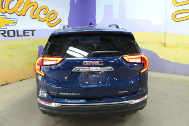Used 2023 GMC Terrain SLT w/ Tech Package AWD/4WD image 4