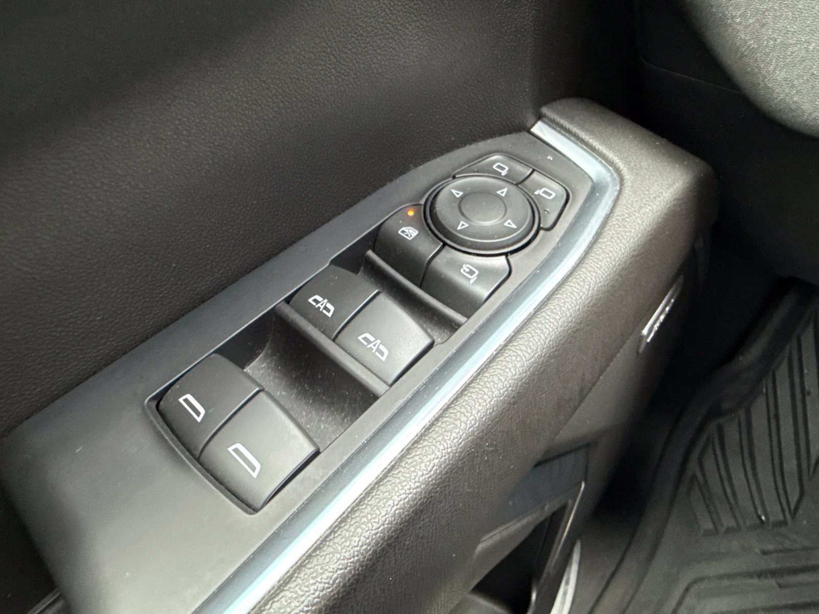 Used 2022 Chevrolet Silverado 1500 LTZ AWD/4WD image 36