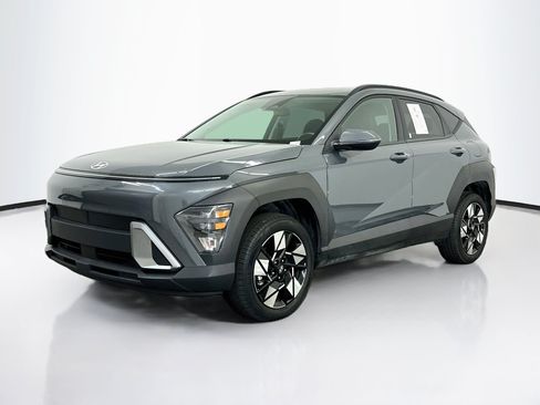 Used 2025 Hyundai Kona SEL AWD/4WD image 3