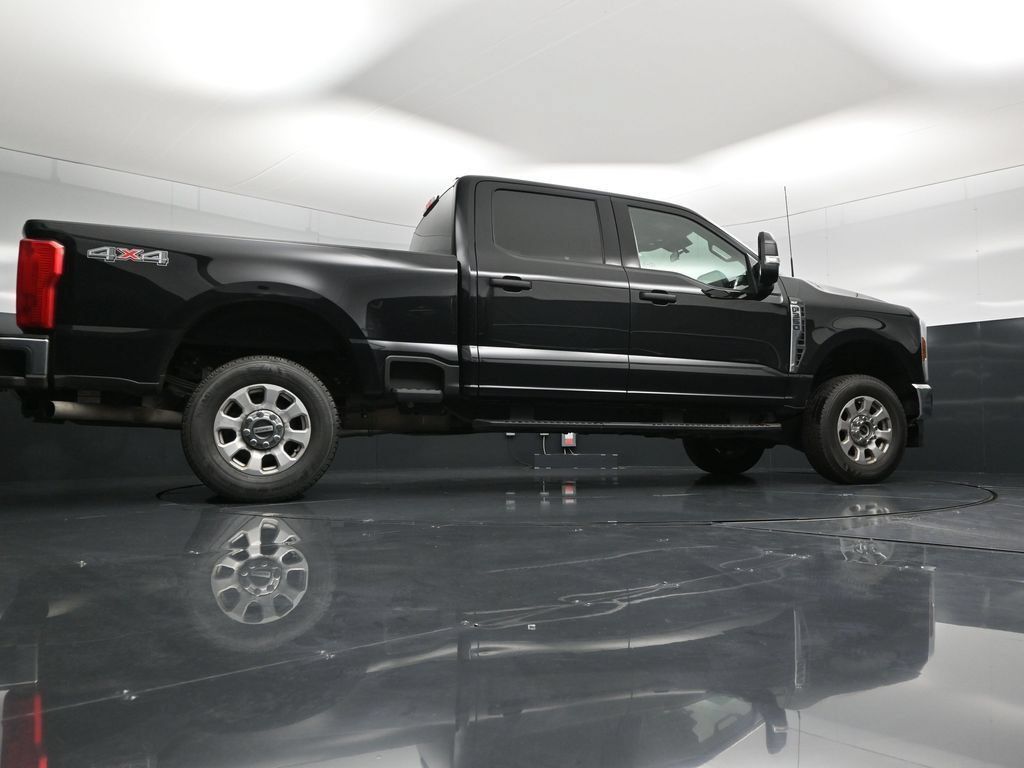 Used 2024 Ford F350 XLT AWD/4WD image 44