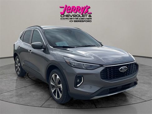 Used 2023 Ford Escape Platinum image 7