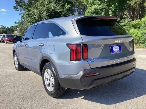 Used 2022 Kia Sorento LX FWD image 7