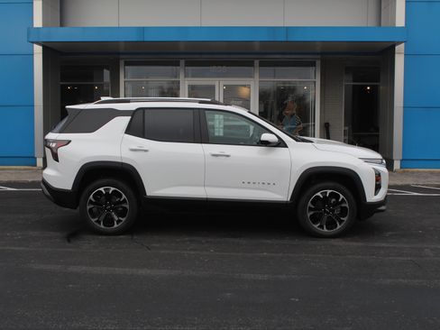 New 2026 Chevrolet Equinox LT image 3