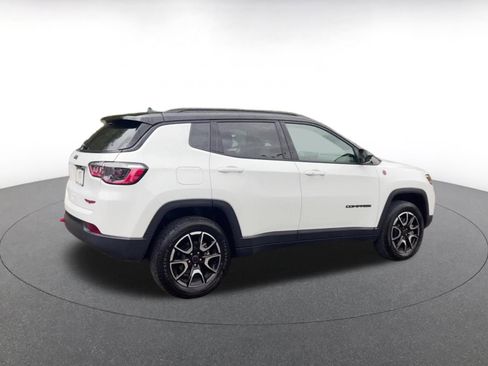 Used 2025 Jeep Compass Trailhawk AWD/4WD image 15