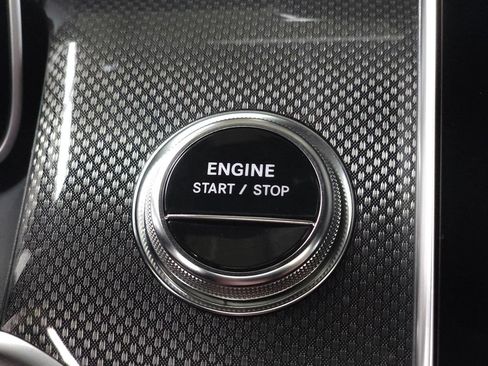 Used 2025 Mercedes-Benz GLC 350e 4MATIC image 16