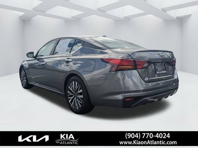 Used 2025 Nissan Altima 2.5 SV FWD image 5