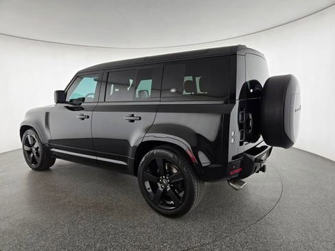 Used 2024 Land Rover Defender 110 V8 AWD/4WD image 16