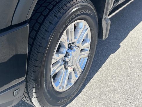 Used 2022 GMC Sierra 2500 Denali w/ Denali Ultimate Package image 8